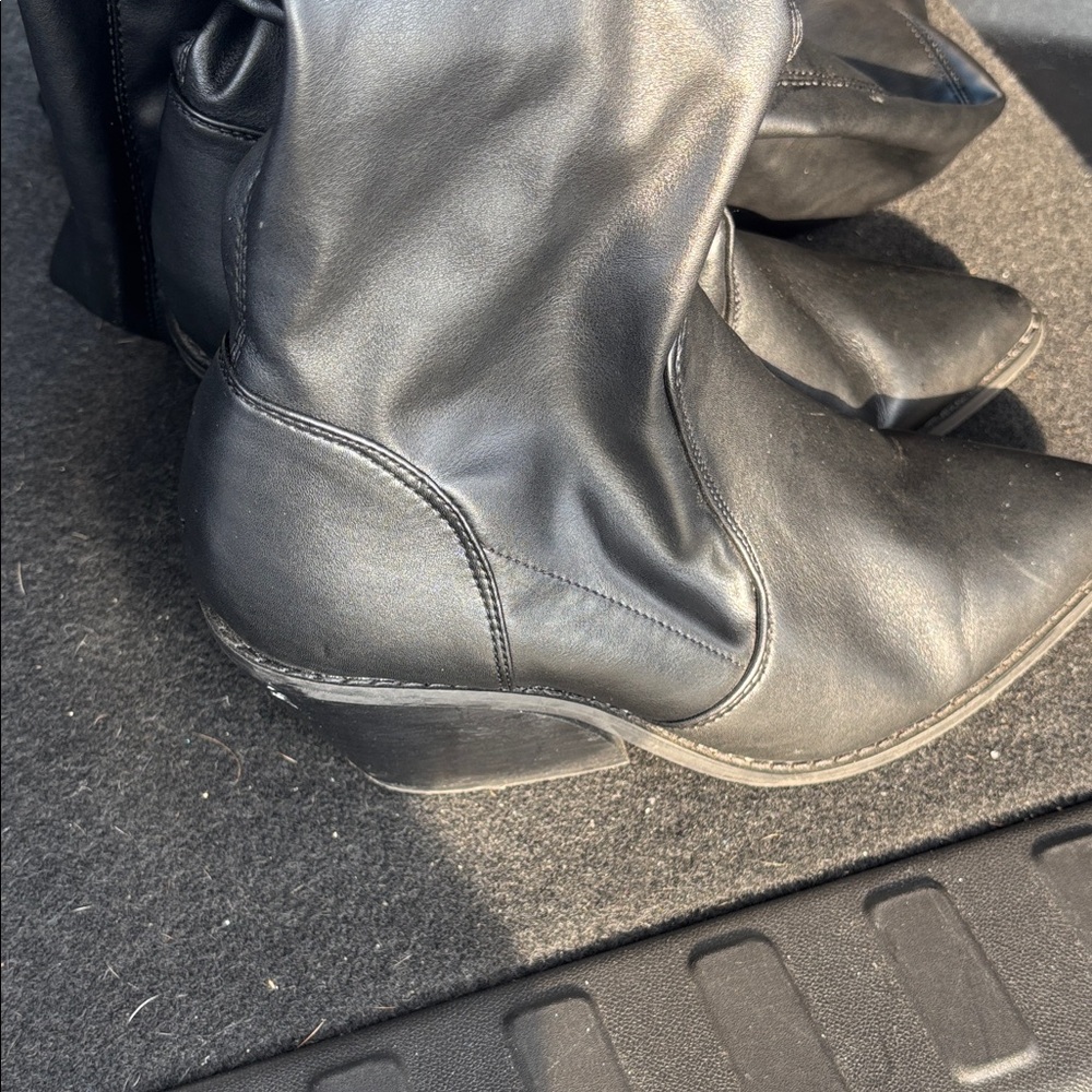 Elegant Black Women's Boots